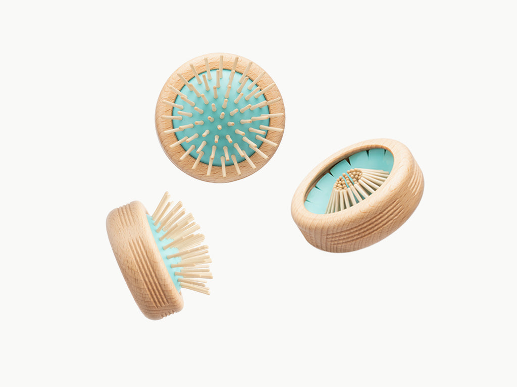 Supply of Foldable Pop Up Brushes for Pets - Minelli PETS