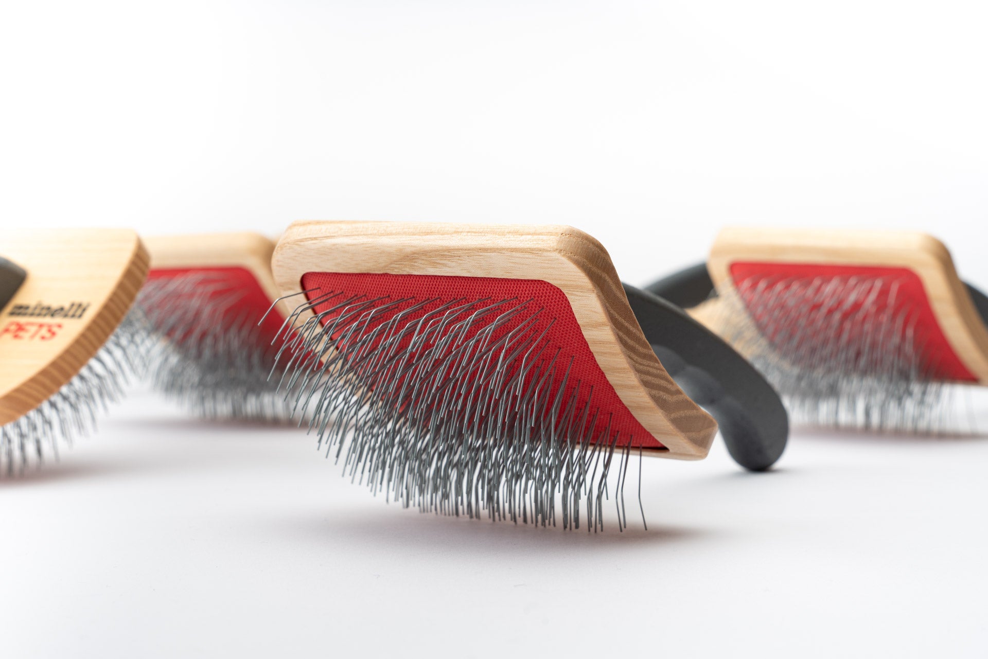 Pro Grip Wood Slicker brush (pack of 12)_MinelliPETS