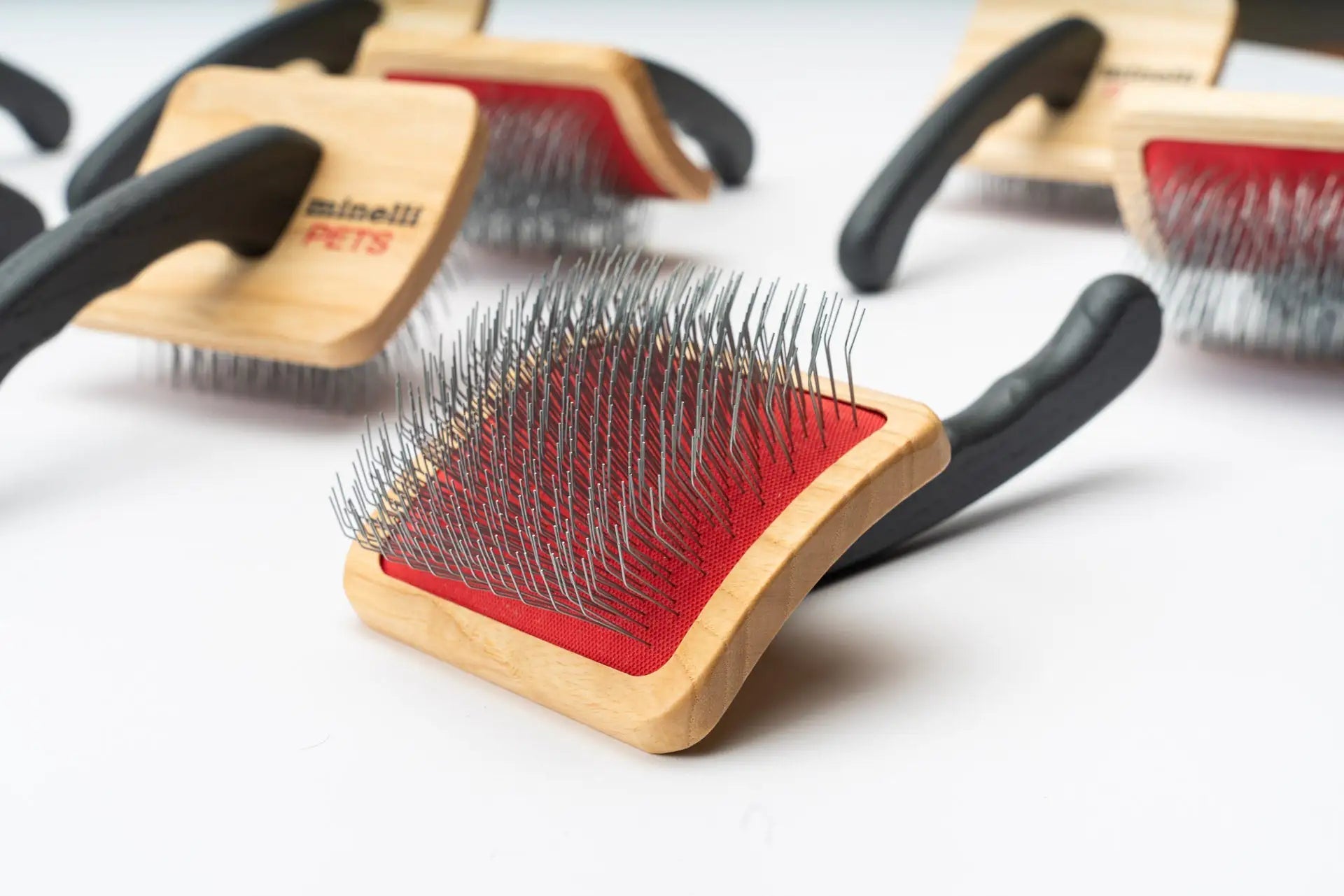 Pro Grip Wood Slicker brush (pack of 12)_MinelliPETS