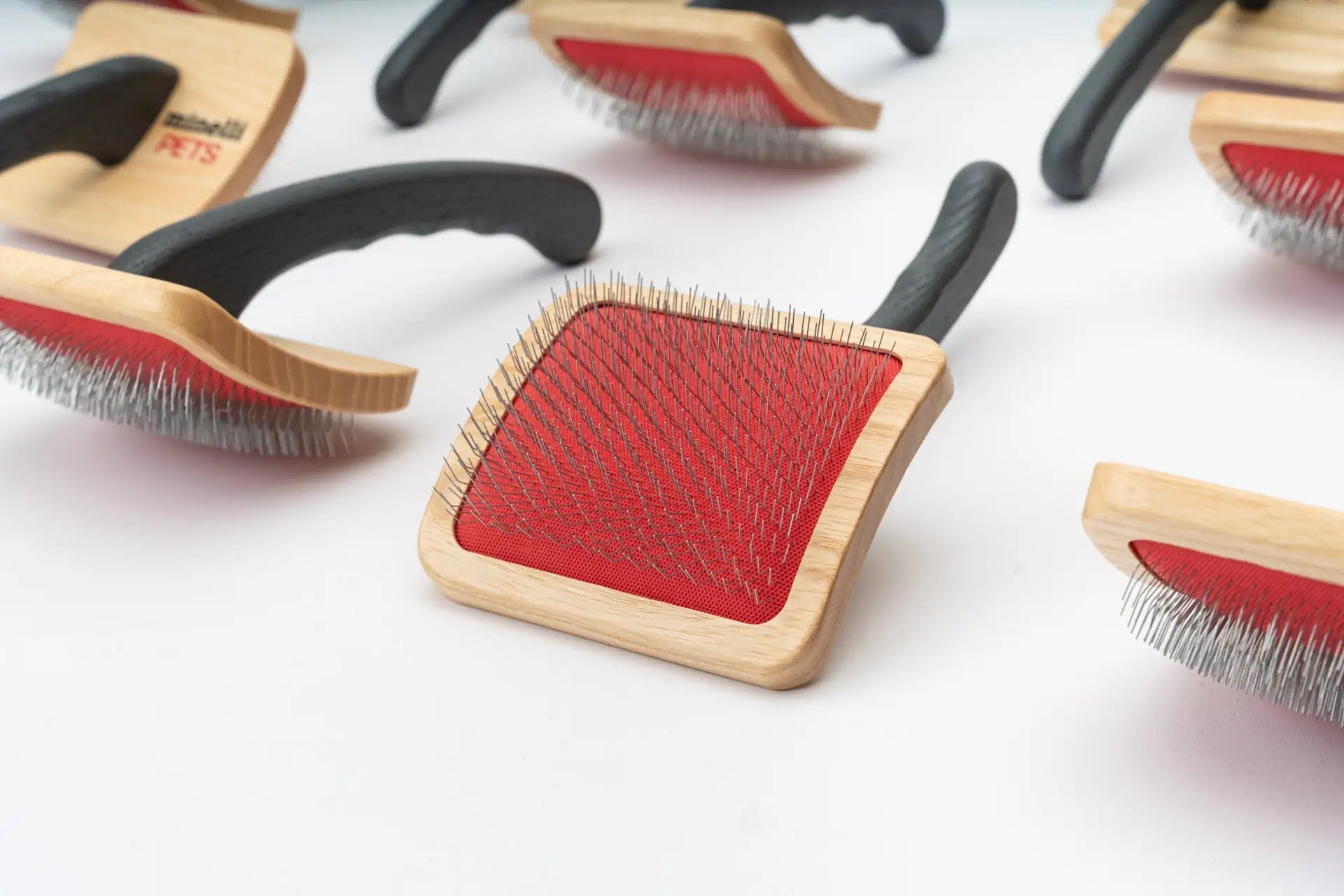 Pro Grip Wood Slicker brush (pack of 12)_MinelliPETS